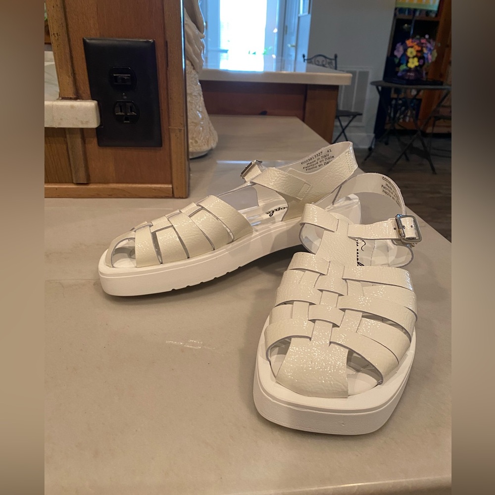 Free People, Delaney - Italian fisherman sandals size 41 Like new!